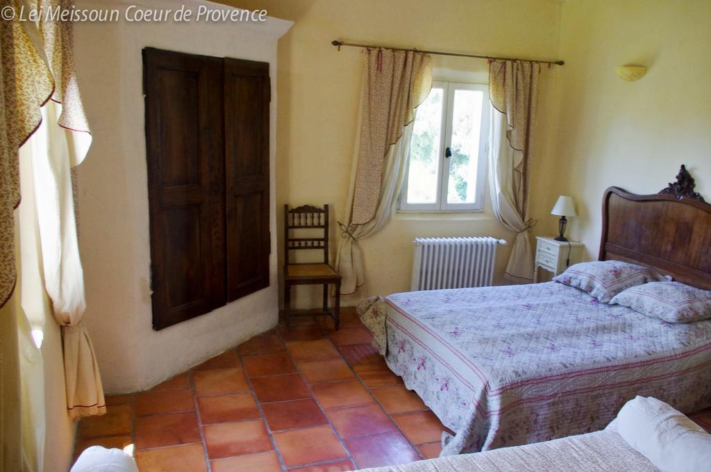 Lei Meissoun Mallemort Chambre photo